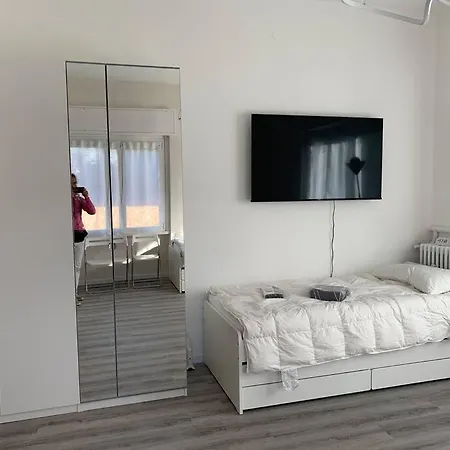 Every - Two Center - 24h Check-in Apartmán *